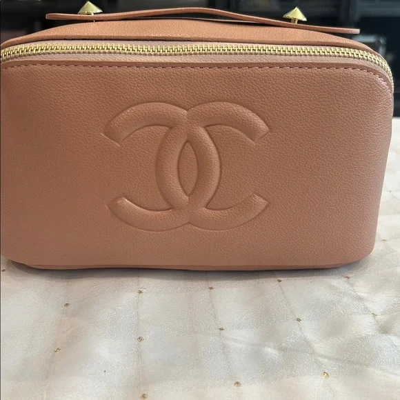 🌸 TRAVEL CASE 🌸 - Picture 4 of 4